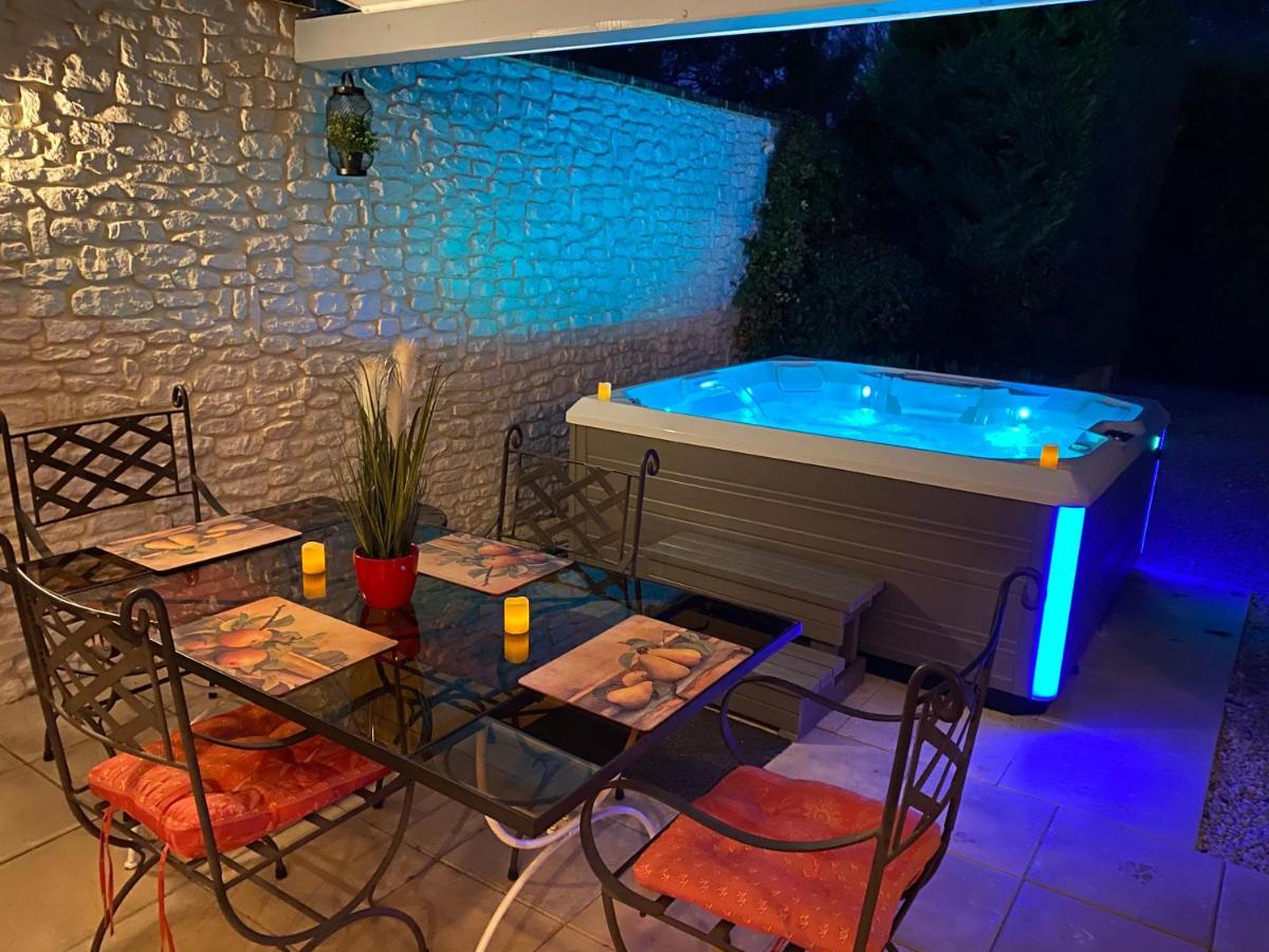 Mas Beau Soleil&Spa Gîtes de Charme avec Jacuzzi Privé Saint-Rémy-de-Provence Exterior foto