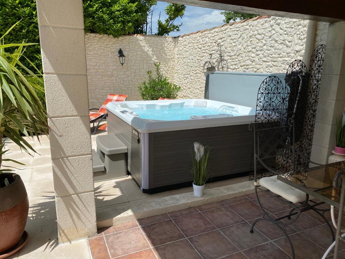 Mas Beau Soleil&Spa Gîtes de Charme avec Jacuzzi Privé Saint-Rémy-de-Provence Exterior foto