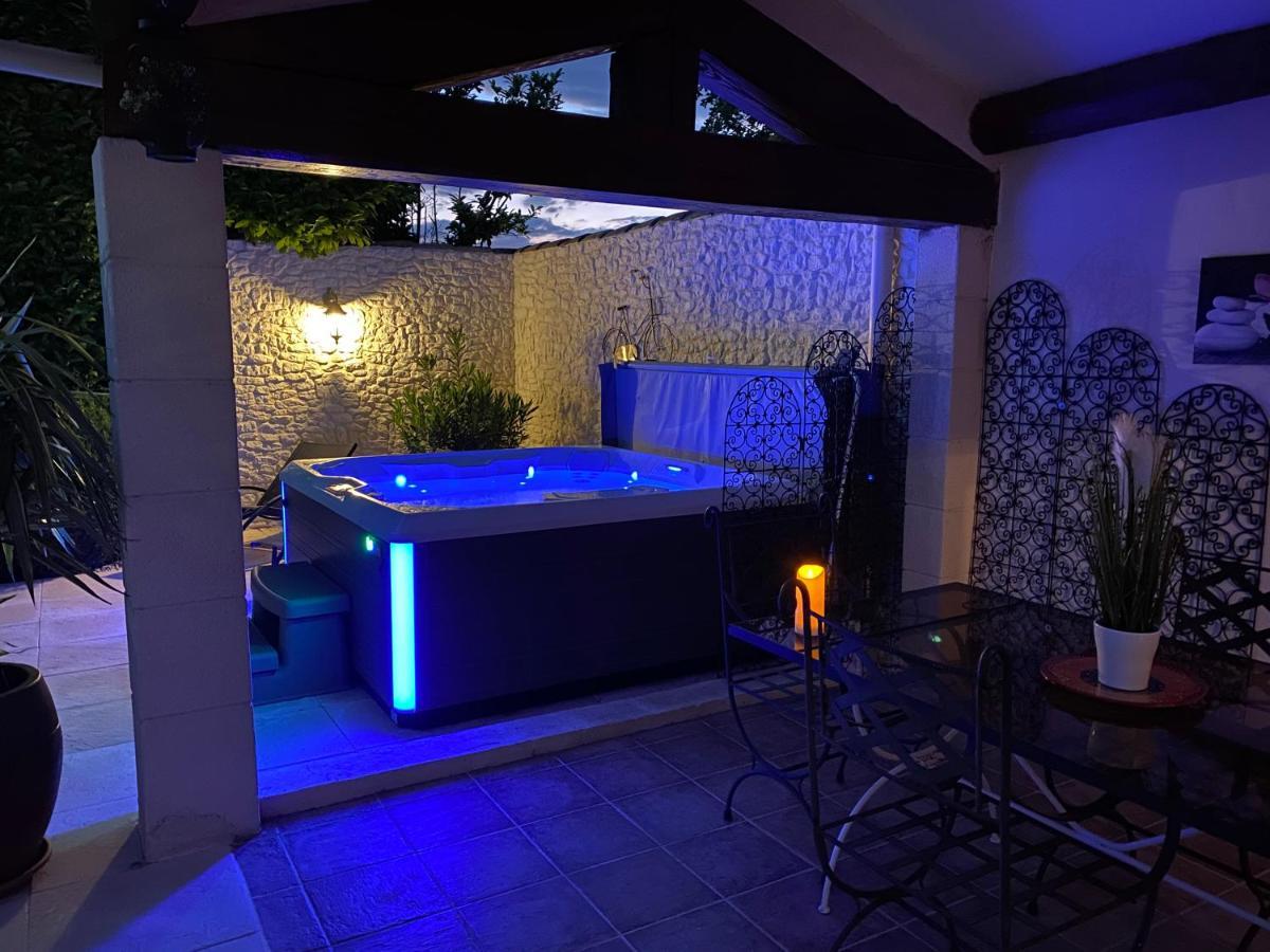 Mas Beau Soleil&Spa Gîtes de Charme avec Jacuzzi Privé Saint-Rémy-de-Provence Exterior foto