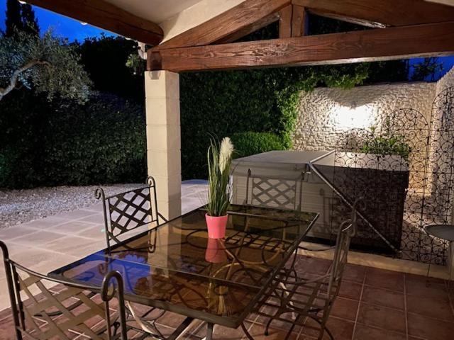 Mas Beau Soleil&Spa Gîtes de Charme avec Jacuzzi Privé Saint-Rémy-de-Provence Exterior foto