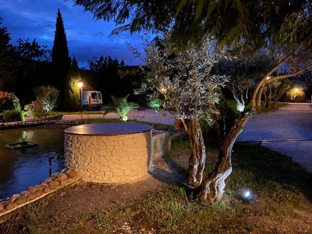 Mas Beau Soleil&Spa Gîtes de Charme avec Jacuzzi Privé Saint-Rémy-de-Provence Exterior foto