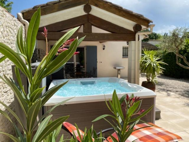 Mas Beau Soleil&Spa Gîtes de Charme avec Jacuzzi Privé Saint-Rémy-de-Provence Exterior foto