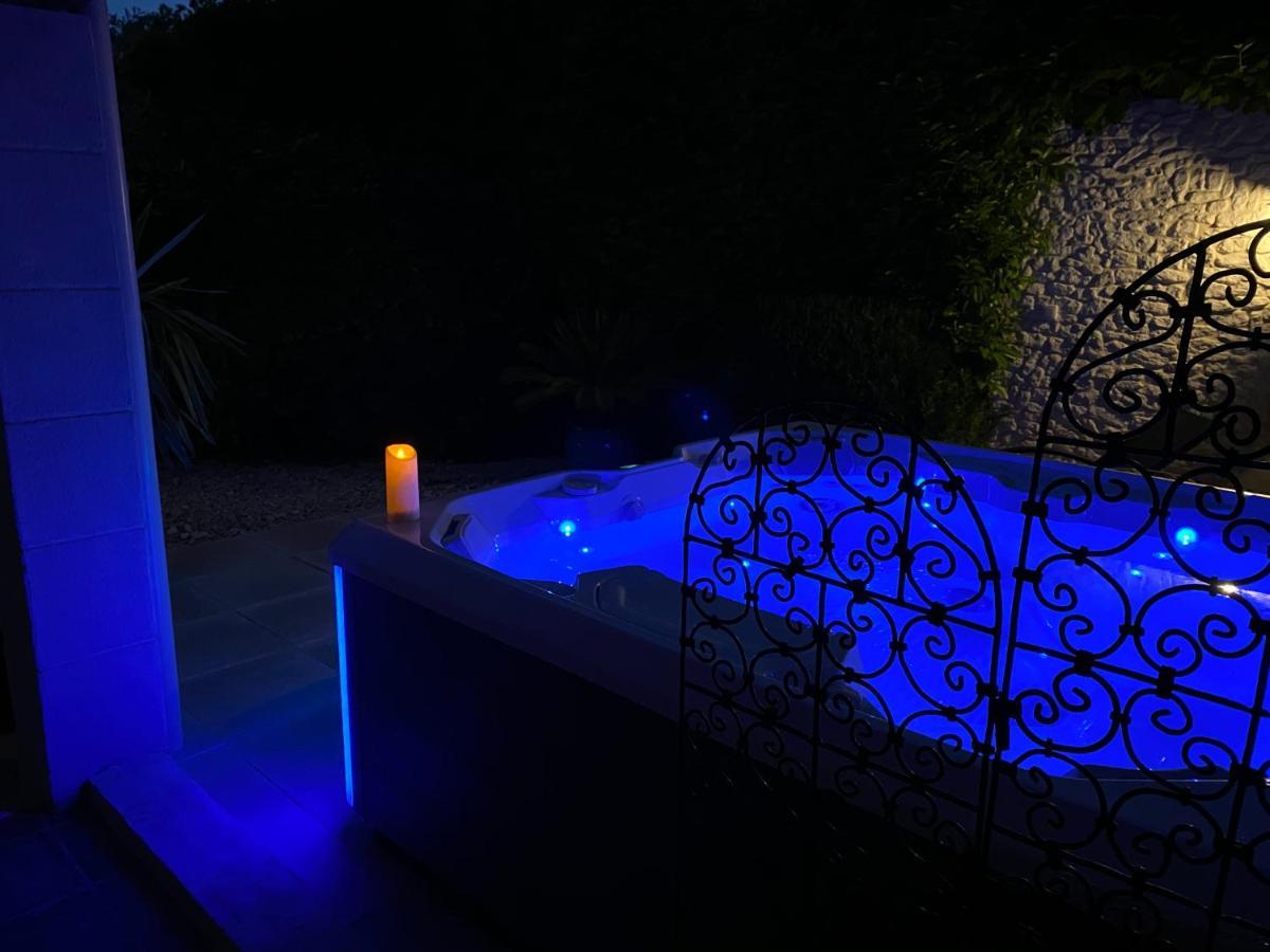 Mas Beau Soleil&Spa Gîtes de Charme avec Jacuzzi Privé Saint-Rémy-de-Provence Exterior foto