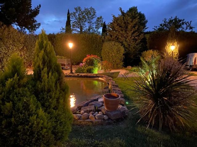 Mas Beau Soleil&Spa Gîtes de Charme avec Jacuzzi Privé Saint-Rémy-de-Provence Exterior foto