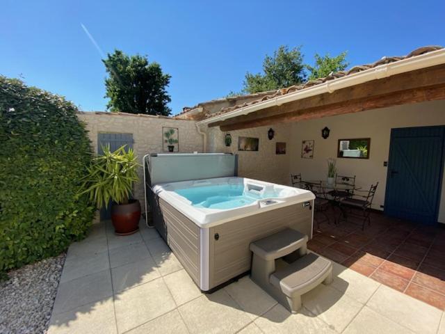 Mas Beau Soleil&Spa Gîtes de Charme avec Jacuzzi Privé Saint-Rémy-de-Provence Exterior foto