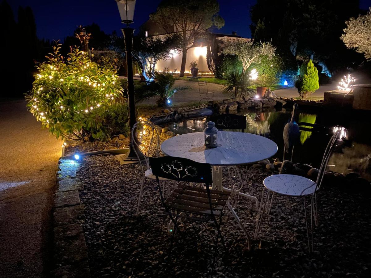 Mas Beau Soleil&Spa Gîtes de Charme avec Jacuzzi Privé Saint-Rémy-de-Provence Exterior foto